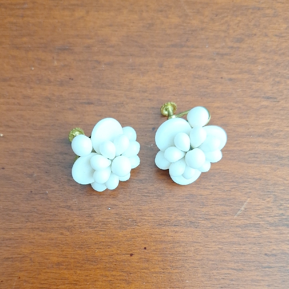 Vintage Screw Back Flower Beaded Earrings